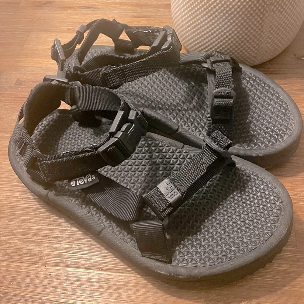 TEVA Universal Approach Sandals - Picture 2 of 14